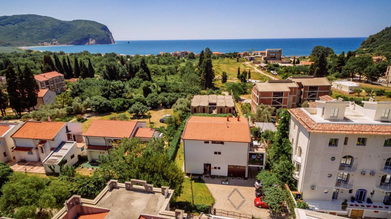 Apartments Viktorija Petrovac Bagian luar foto