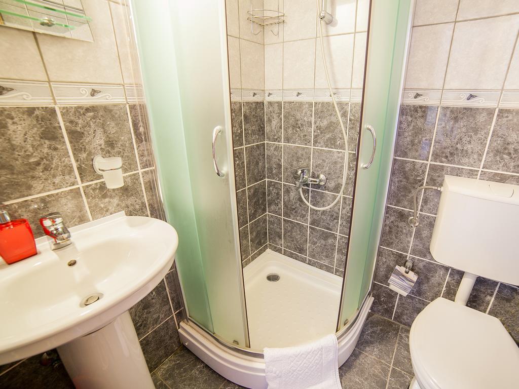 Apartments Viktorija Petrovac Ruang foto