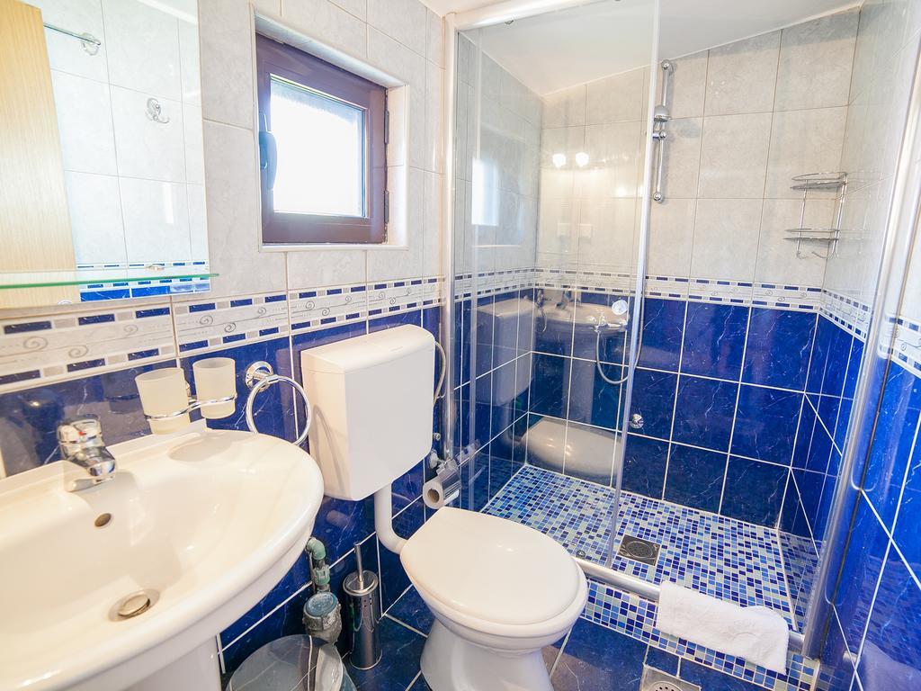 Apartments Viktorija Petrovac Ruang foto