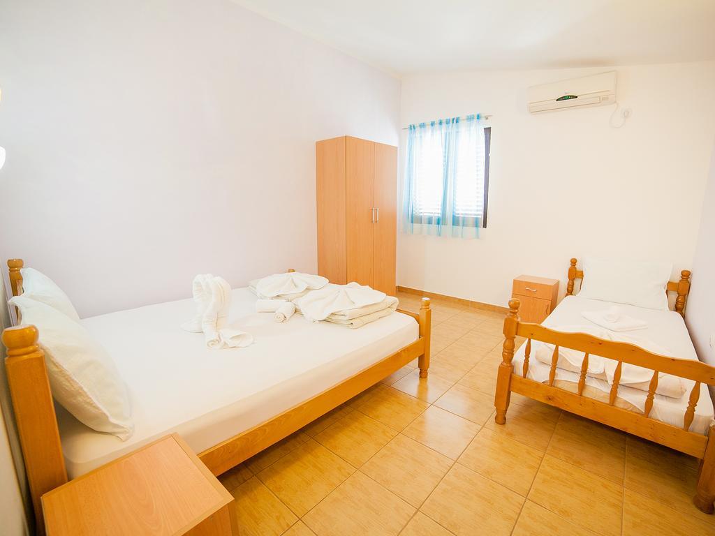 Apartments Viktorija Petrovac Ruang foto
