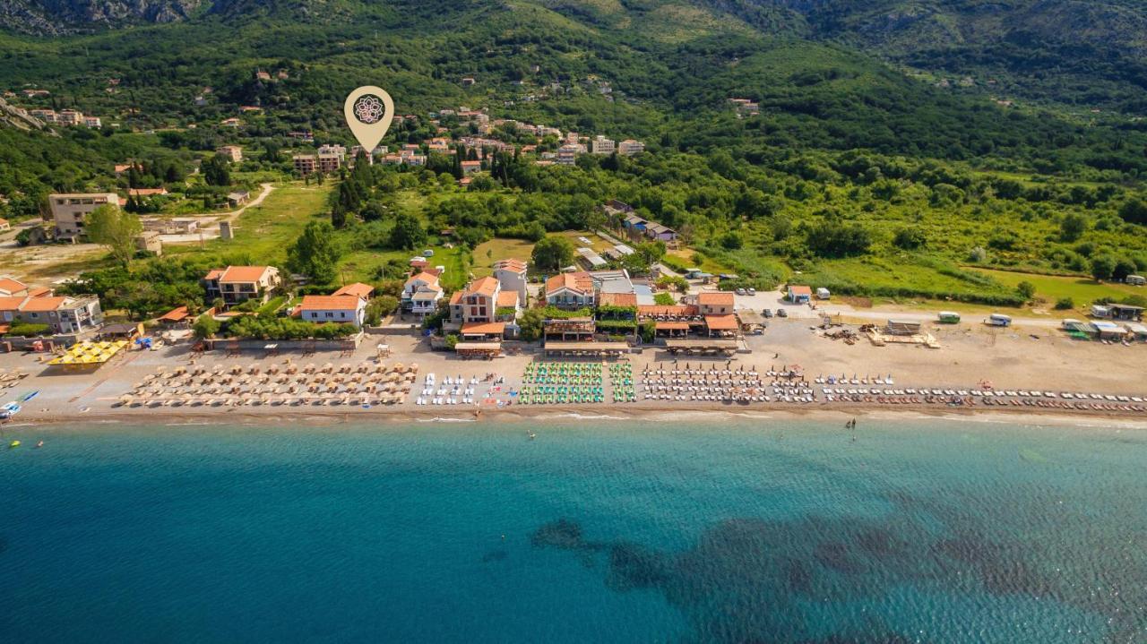Apartments Viktorija Petrovac Bagian luar foto